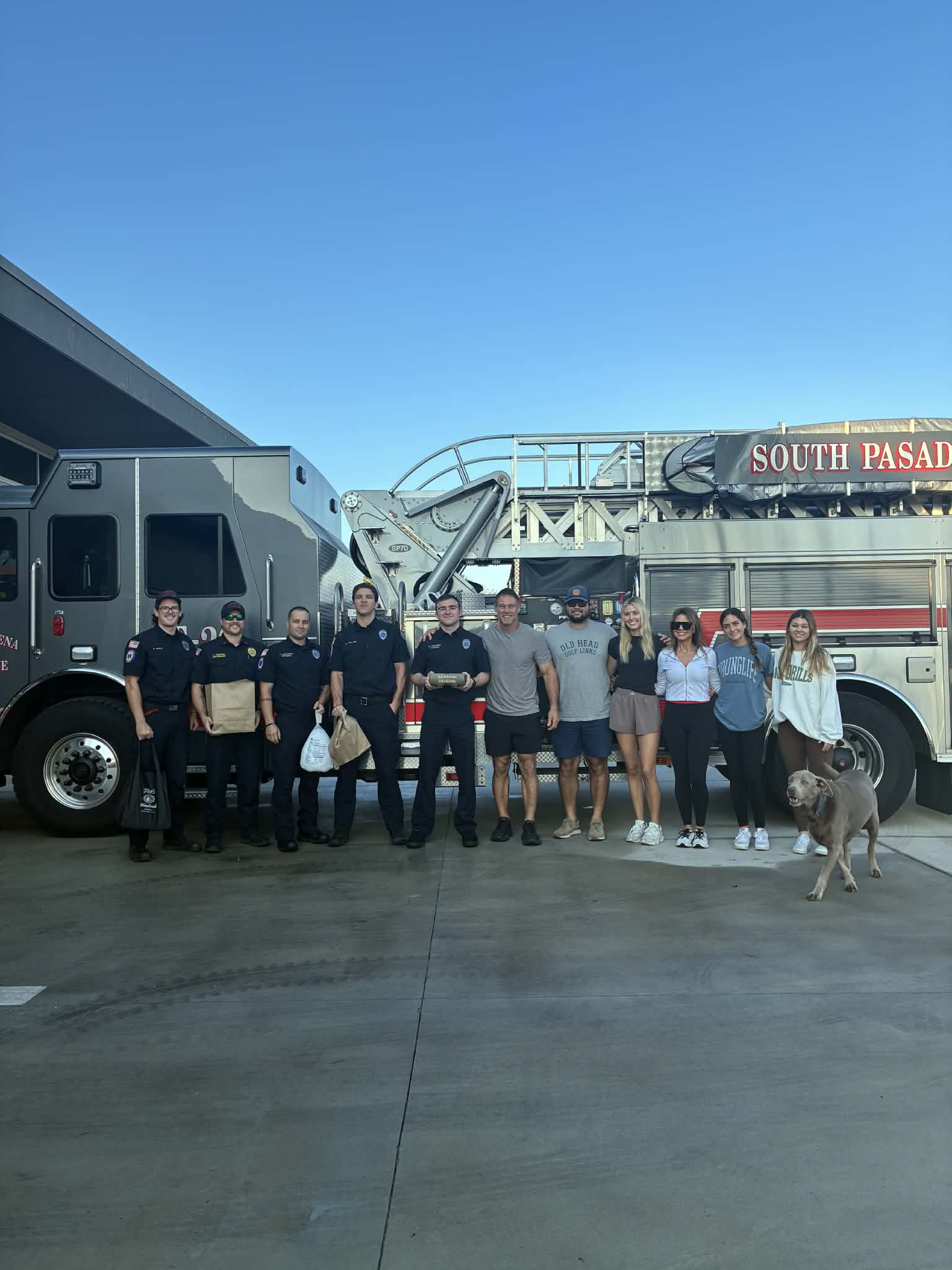 Mike Alstott Visits South Pasadena Fire Station